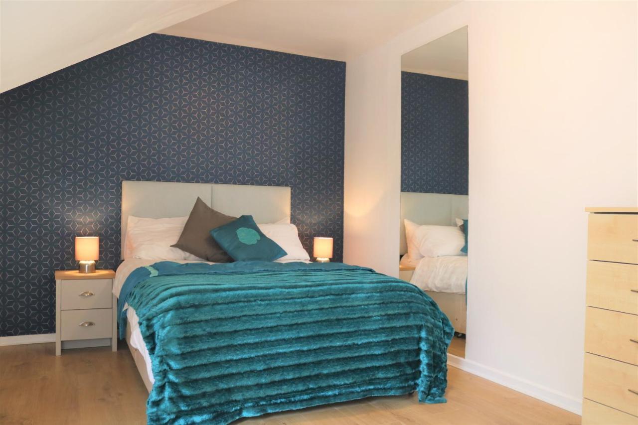 3 Bedroom City Centre Apartment In Lauriston Place *