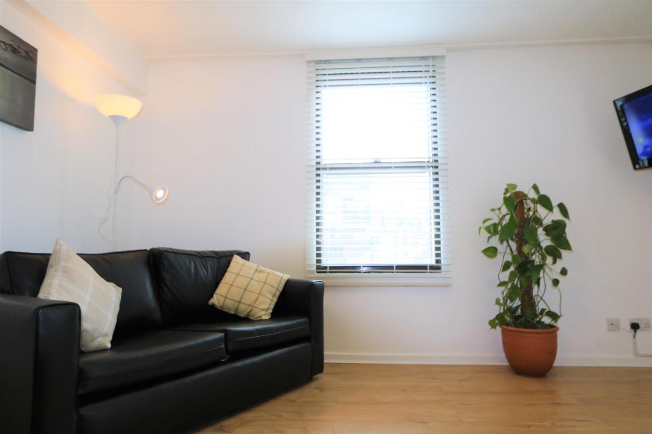 Apartment 3 Bedroom City Centre Apartment In Lauriston Place Edinburgh