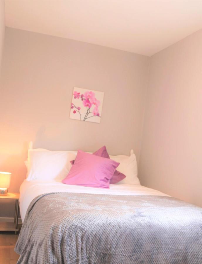 Apartment 3 Bedroom City Centre Apartment In Lauriston Place *