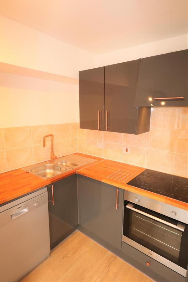 3 Bedroom City Centre Apartment In Lauriston Place * Edinburgh